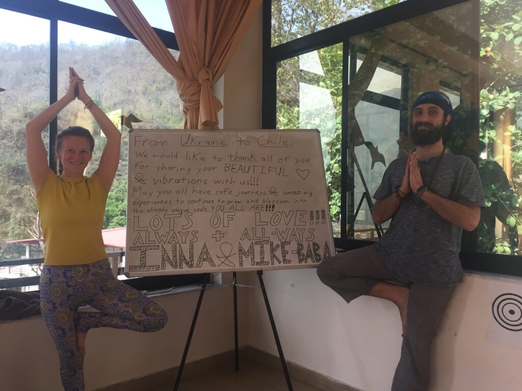 Aux débuts du chemin, quand le yoga se partage avant de s’enseigner.